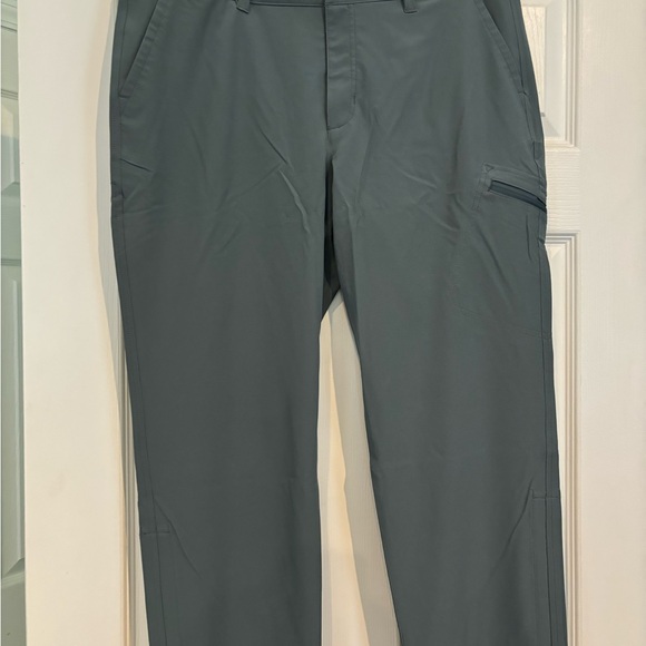 Eddie Bauer ripstop Capri New With Tags size 10 steel grey - Picture 2 of 4